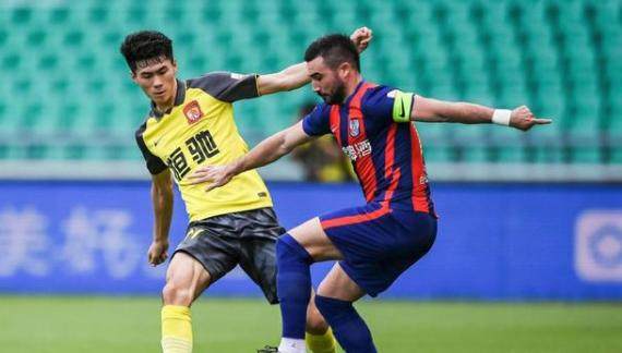 百度直播-【中超】高拉特2球艾克森传射 广州6比0屠杀青岛